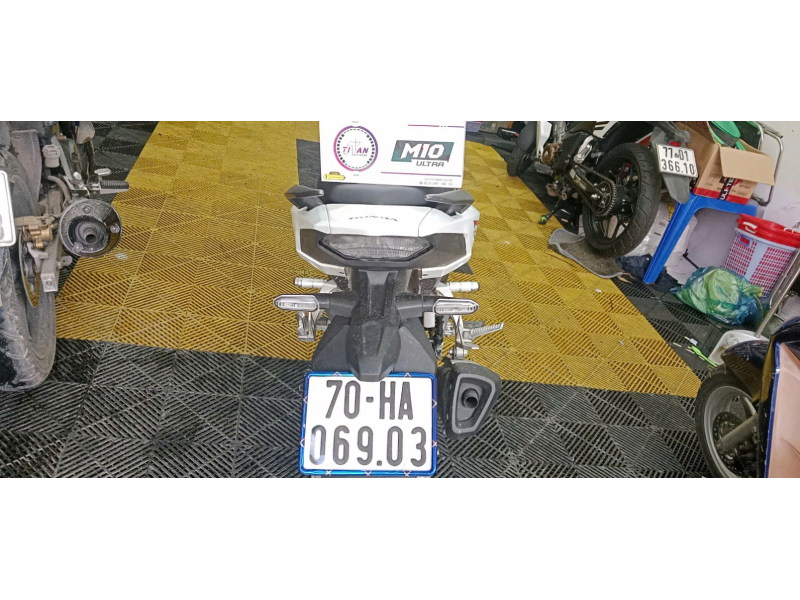 Độ đèn nâng cấp ánh sáng Titan M10 Ultra V2 cho xe Winner X